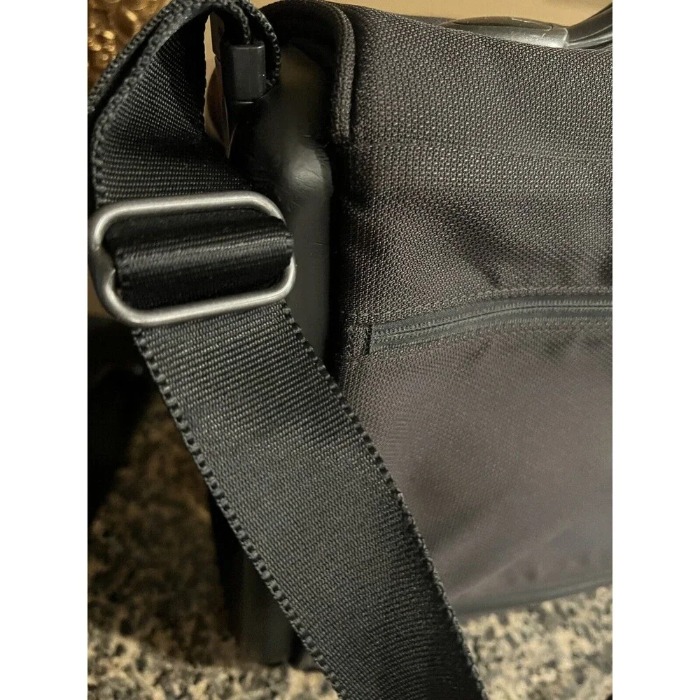 TUMI T3 Messenger Bag Flip Flap Black Briefcase 13in Laptop Computer 6401STE